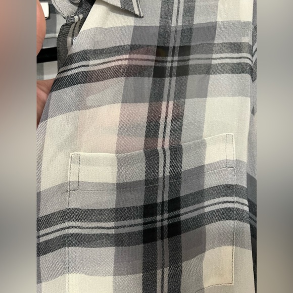 Babaton 100% silk checker blouse - Picture 2 of 3